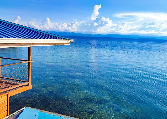 Bahia Coral Lodge
